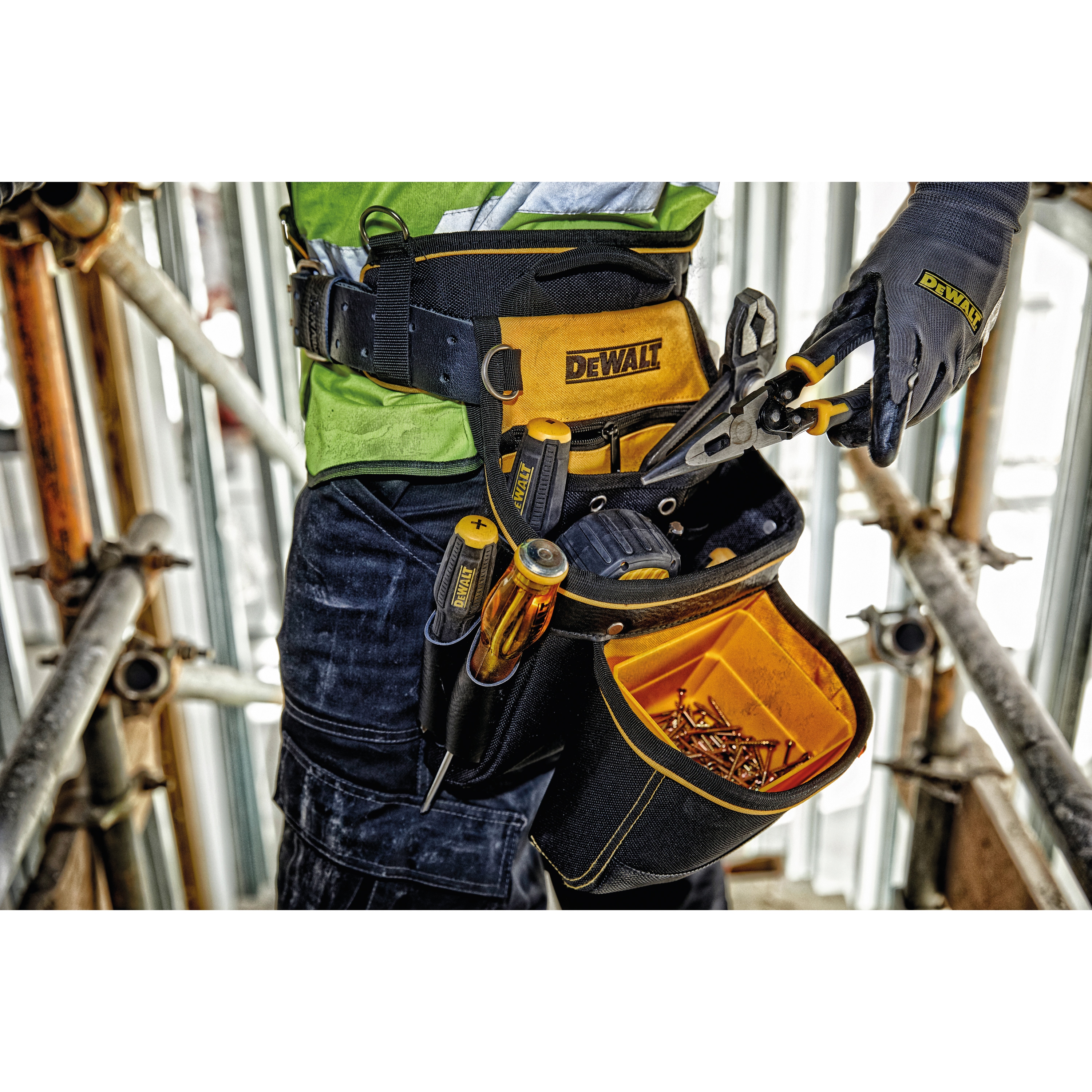 dewalt pouch