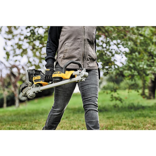 18V XR Brushless String Trimmer with Folding Shaft - 1 x 5Ah