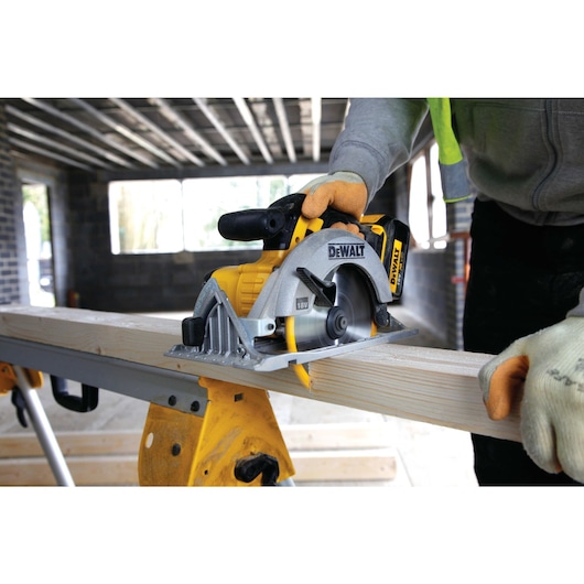 18V XR 165mm Circular Saw - Tool Only