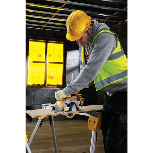 18V XR 165mm Circular Saw - Tool Only