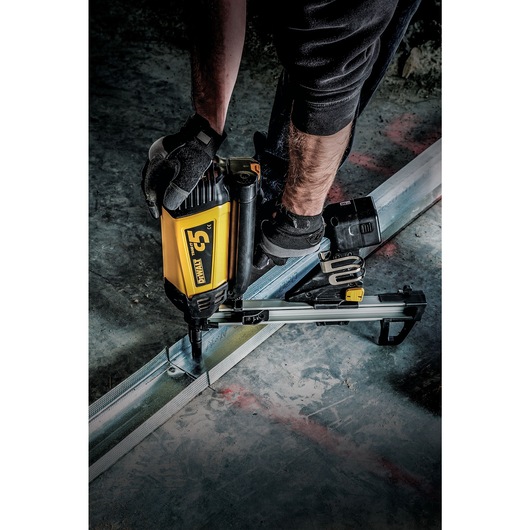 C5 Trak-It Kit - Long Track (UK & ROI) (1 PK)