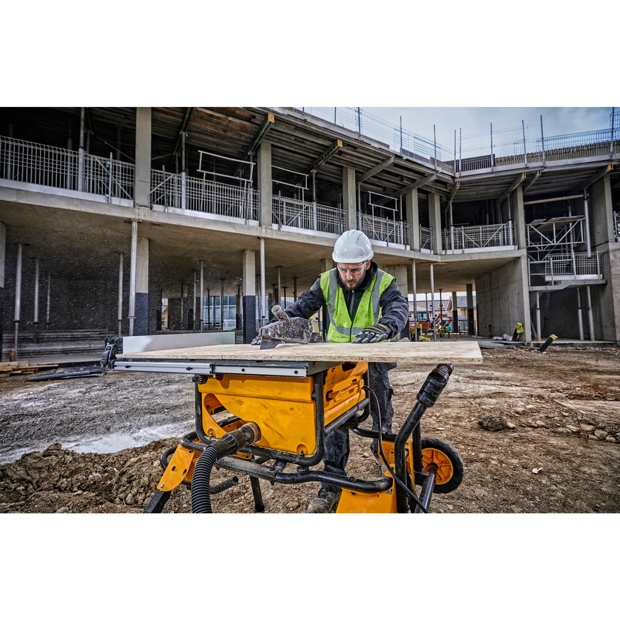 1850W 610MM TABLE SAW DEWALT